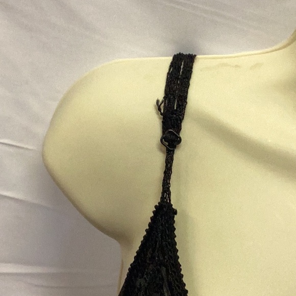 Cool Attitudes Black V-Neck Sleeveless Top - Picture 3 of 9